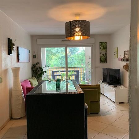 Appartamento Votre Sejour Cosy A Frejus! Esterno foto