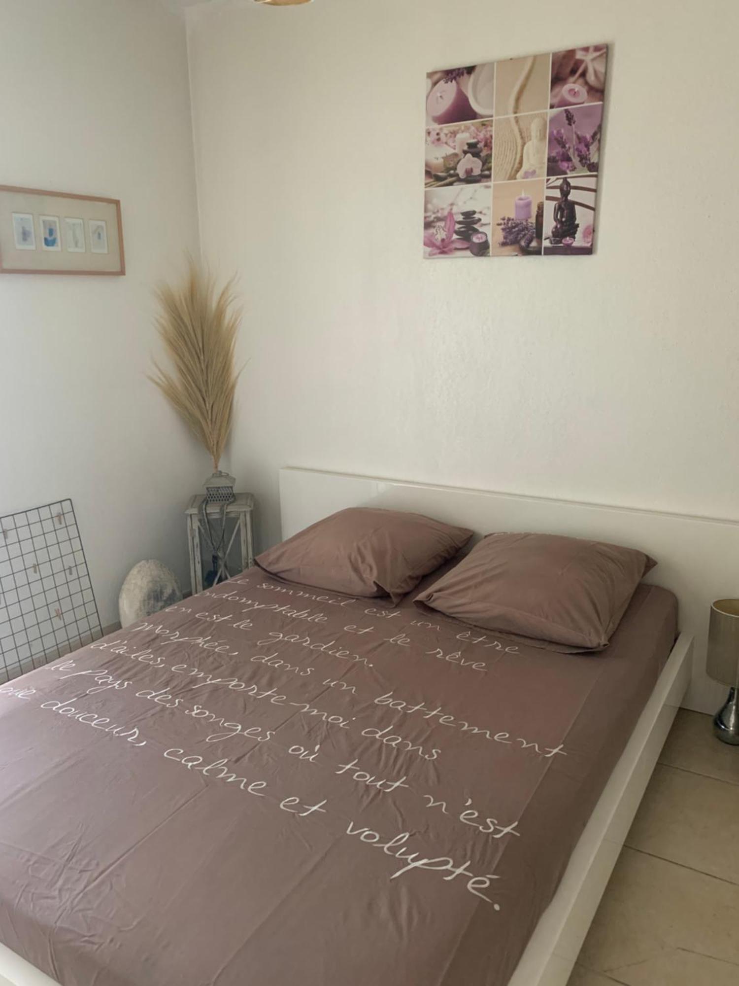 Appartamento Votre Sejour Cosy A Frejus! Esterno foto